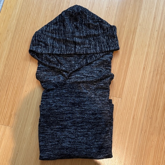GAP Black Gray Hoodie Sweatshirt - Picture 2 of 4